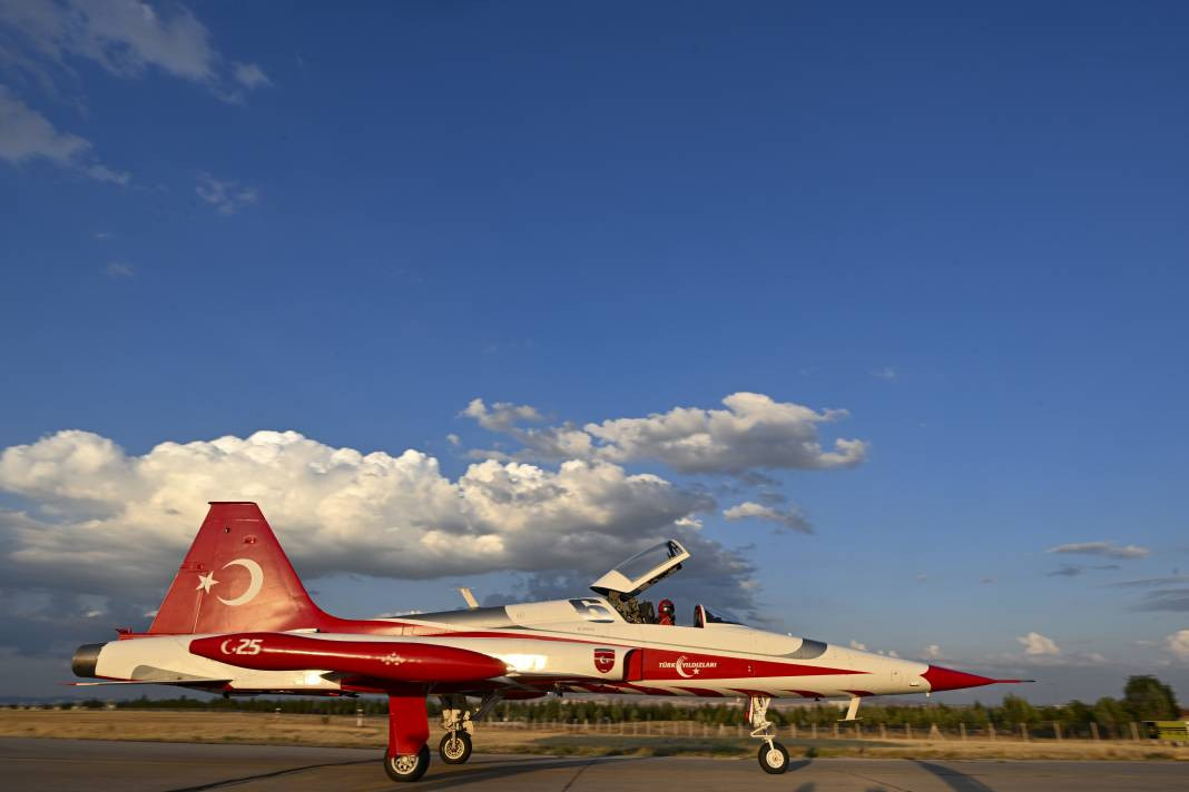 Türk Yıldızları’ndan 30 Ağustos’ta Anıtkabir’de saygı uçuşu - Resim: 26